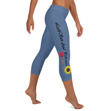 Carica l'immagine nel visualizzatore di Gallery, Comfort Capri Leggings